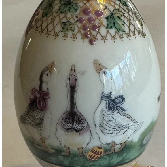 Lenox~China Treasures Collection~Goose Egg ~Brass Stand‎ ~USA Made 1996 Easter - Picture 5 of 11